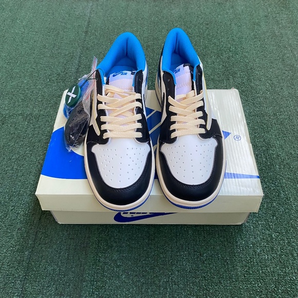 Travis Scott Jordan 1 “fragments” - Picture 1 of 8